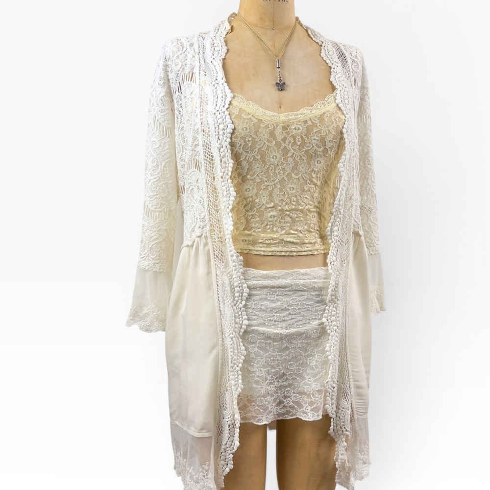 BKE Boutique Cream Lace Crochet Duster Kimono Boho Festival Coachella Sz L